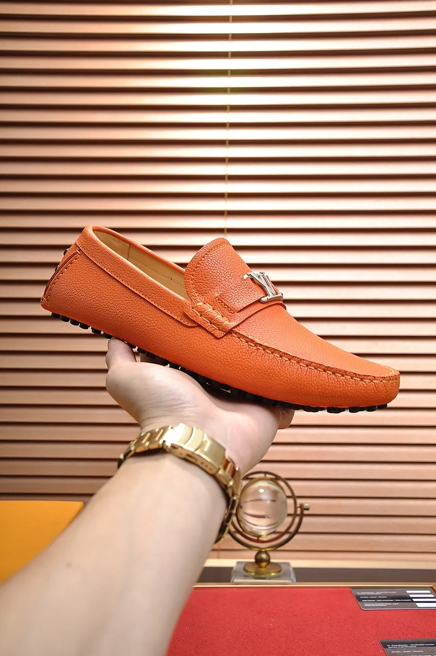Men's men's shoes 💰420💶 [LV Doudou shoes] (water-dyed cowhide lining) new model is on the market, available on the official website. The new Doudou shoes are processed into single-color materials, and the uppers are made of imported horsehide leather. The body of the shoe is fully hemmed with mark thread, and is lined with imported original cowhide leather. The elegant shoe shape is super suitable for all-matching, and the size is 38-44.